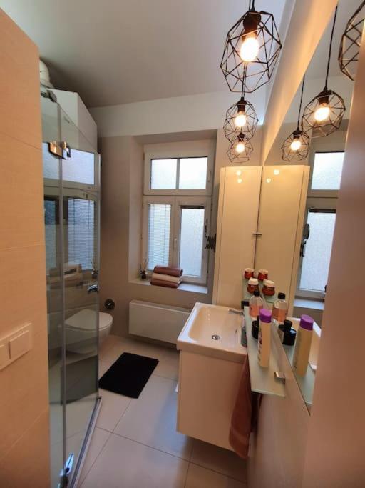 Lovely & Unique Apt In The Historic Center. Bratislava Exterior foto