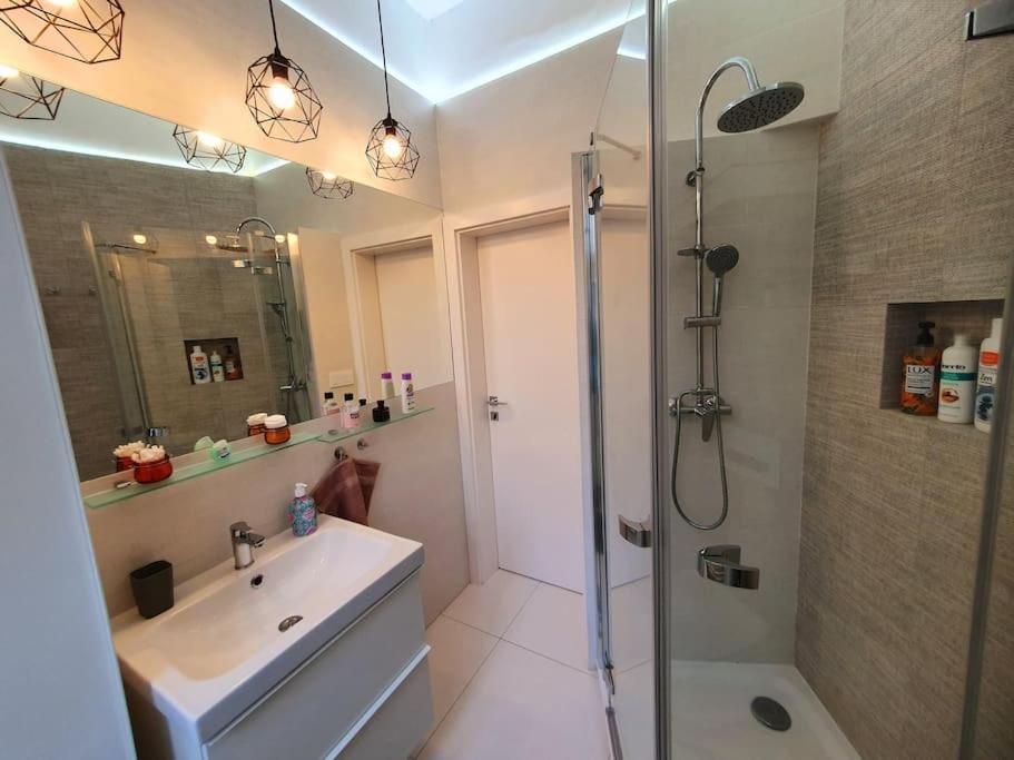 Lovely & Unique Apt In The Historic Center. Bratislava Exterior foto